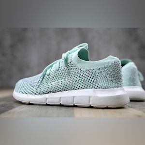 adidas Originals Swift Run Primeknit Icey Blue
